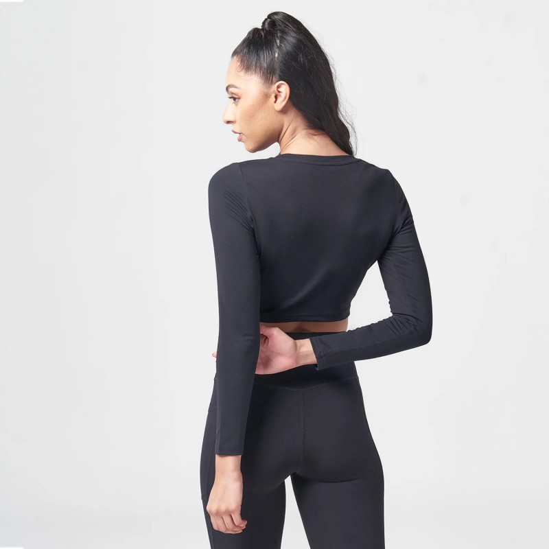 ESSENTIAL LONG SLEEVE CROP TOP – BLACK