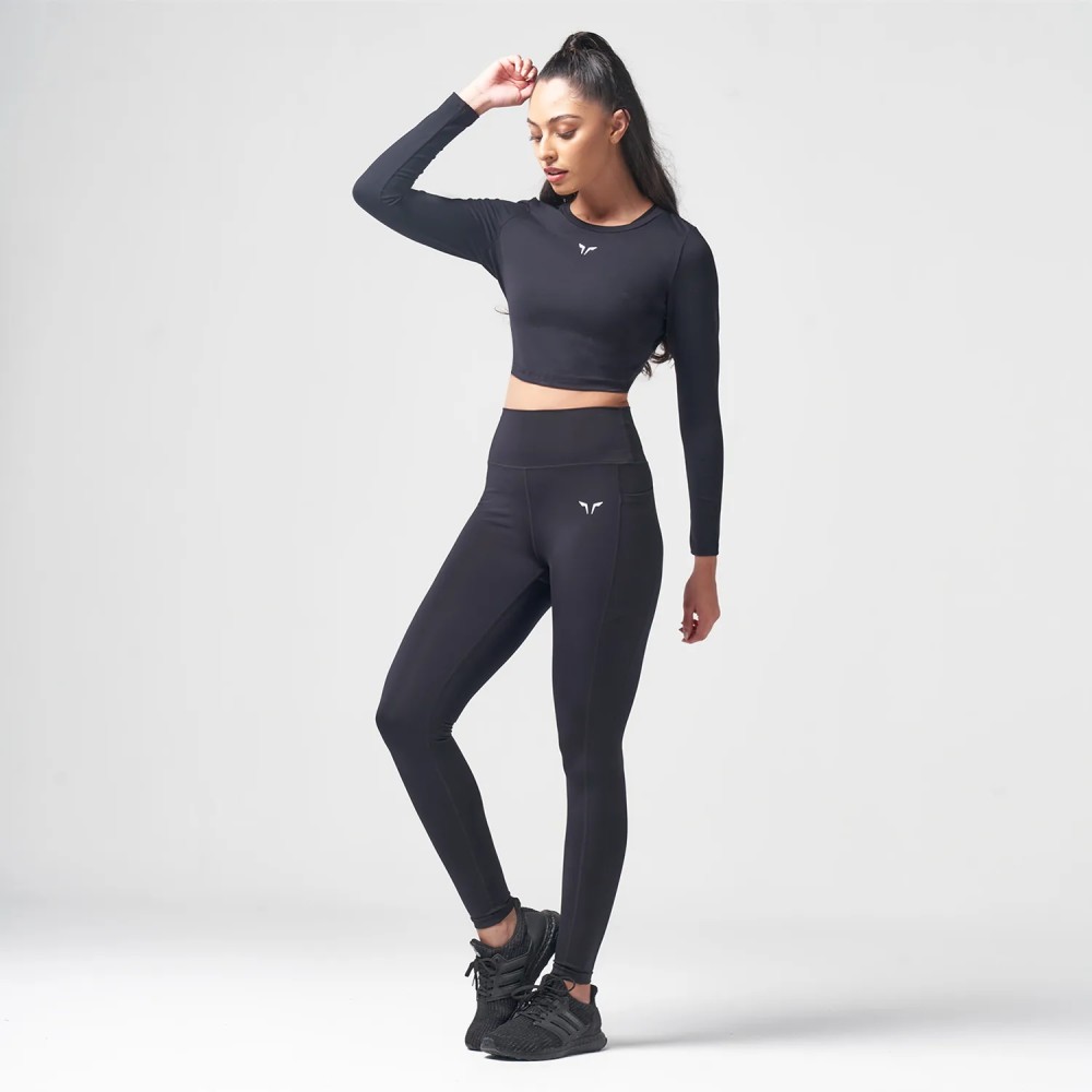 ESSENTIAL LONG SLEEVE CROP TOP – BLACK